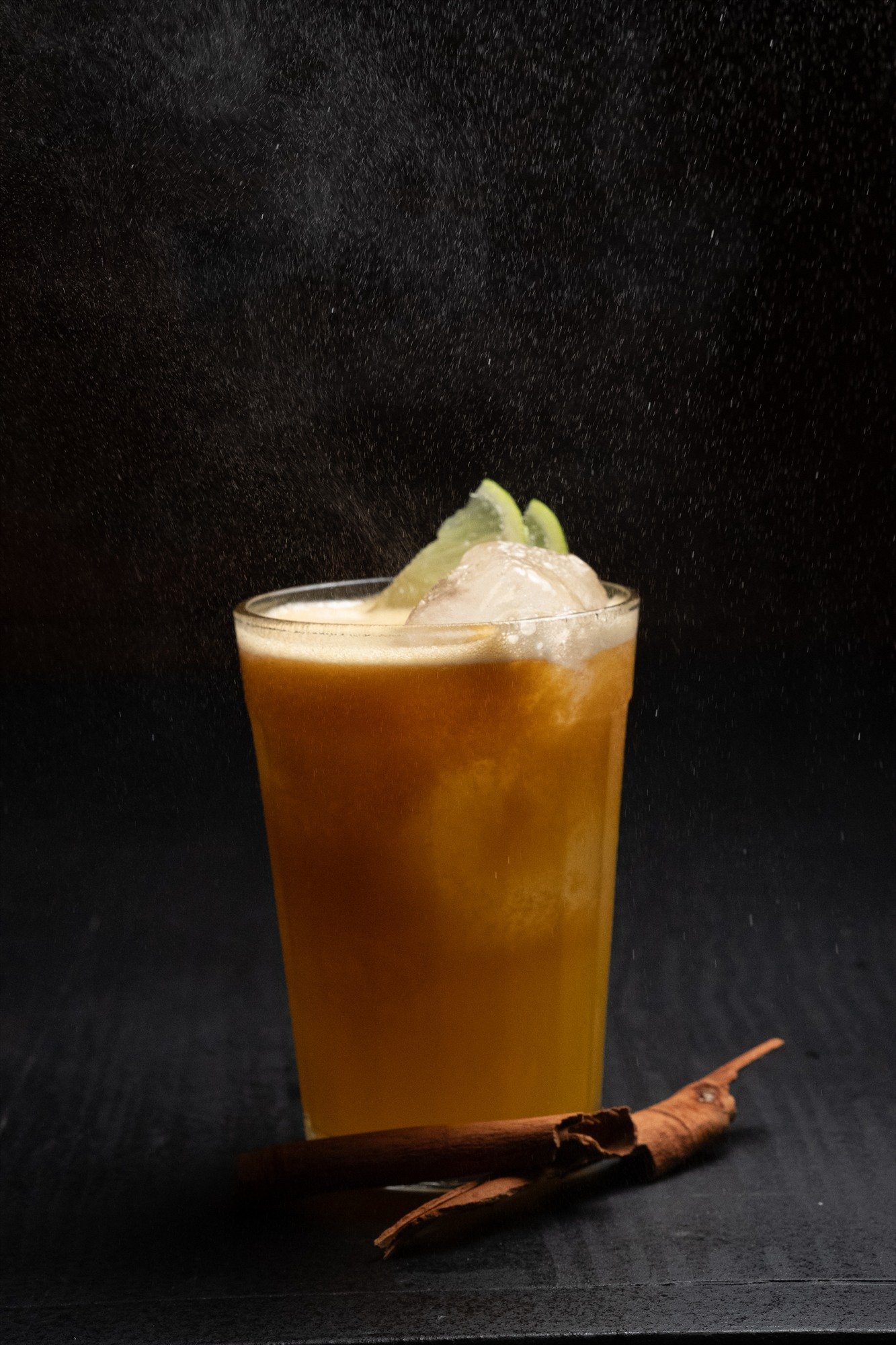 Drink Penicilina — coquetelaria autoral no Dona Maria Lounge, bar em Santa Maria/RS